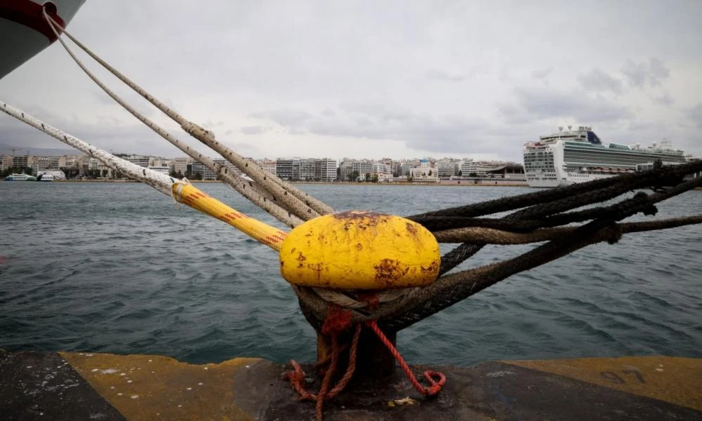 Πειραιάς: Ταλαιπωρία για 40 επιβάτες μετά από βλάβη σε πλοίο